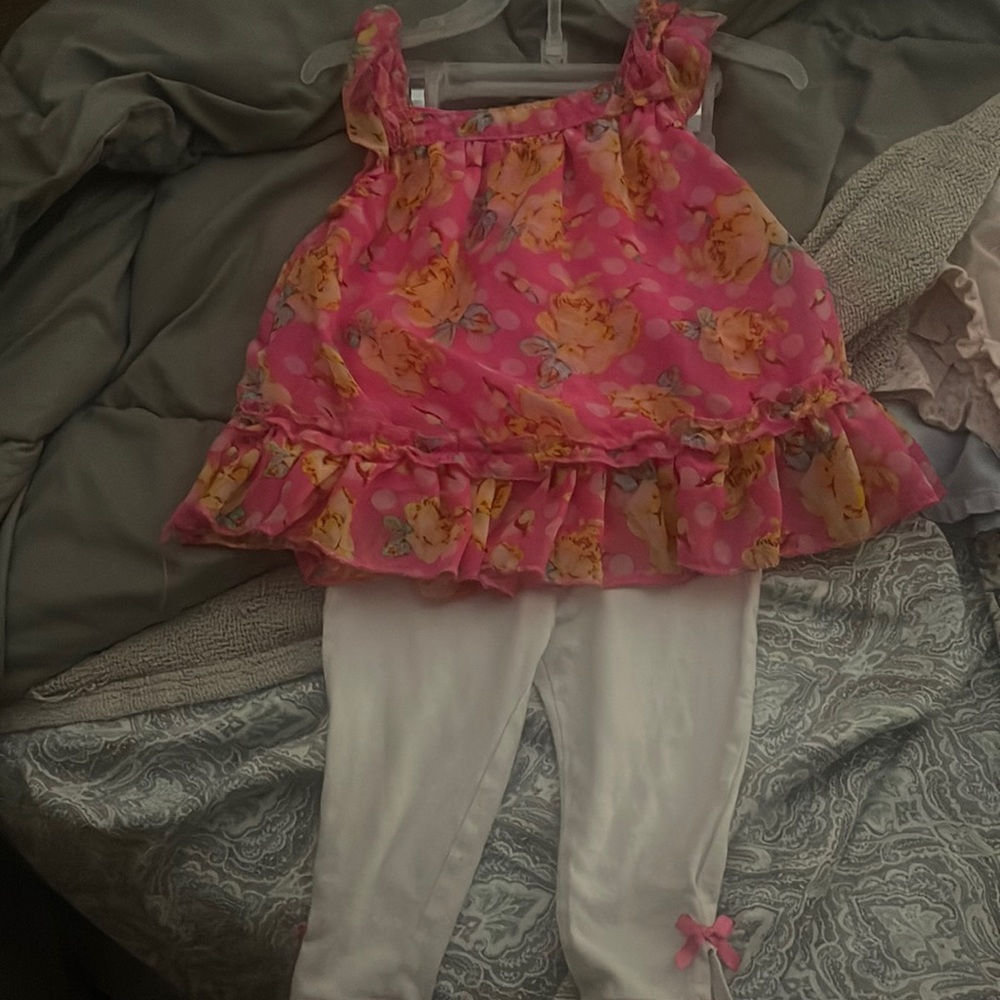 Pink/white Capri set.